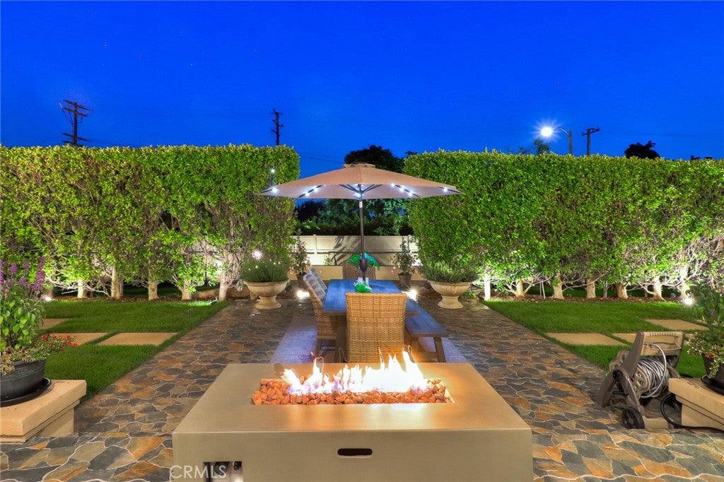 725 Carriage House