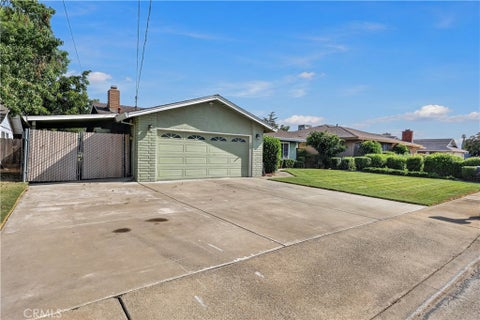 Photo of 385 Emerald DR, Merced, CA 95340 (MLS # MC26192658)