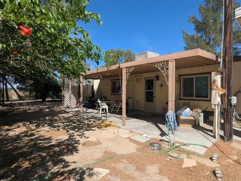 Photo of 32203 Prairie Avenue, Barstow, CA 92311 (MLS # HD26037785)