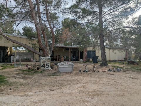 Photo of 32203 Prairie Avenue, Barstow, CA 92311 (MLS # HD26037785)