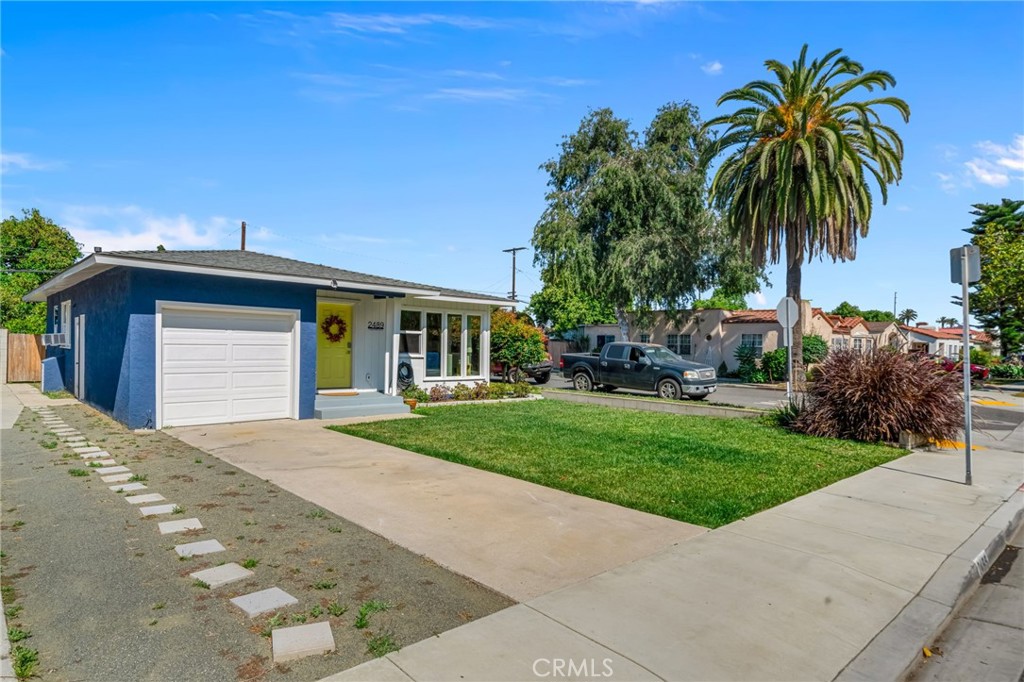 2489 Fashion Avenue