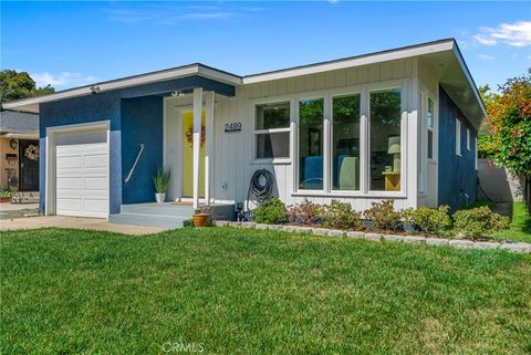 Photo of 2489 Fashion Avenue, Long Beach, CA 90810 (MLS # PW26103207)