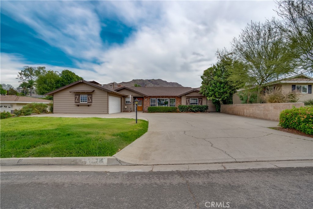 Welcome to this well-maintained 3-bedroom, 2-bathroom ranch-style home in the beautiful city of Grand Terrace. This single-story gem offers a spacious layout with great bones and plenty of opportunity to add your personal touch. A bright sunroom provides the perfect spot to relax, entertain, or simply take in the natural light, while the backyard offers peaceful mountain views you’ll enjoy every day.
Located in a quiet, desirable neighborhood near parks, schools, shopping, and freeway access, this home combines comfort, convenience, and lasting value. Priced right and move-in ready, this Grand Terrace beauty won’t last long.
Schedule your showing today and see all it has to offer!
