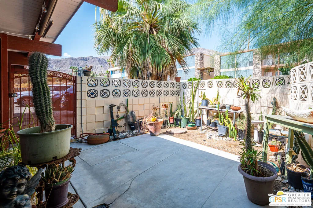 Rancho Mirage, California 92270, United States, 5 Bedrooms Bedrooms, ,4 BathroomsBathrooms,Residential,Active,224205