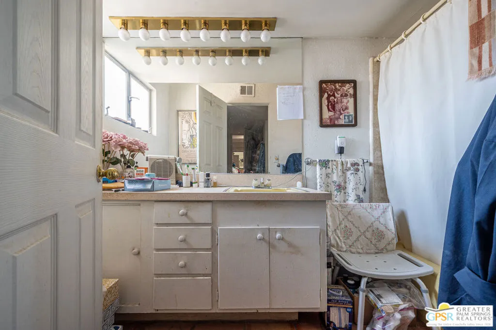 Rancho Mirage, California 92270, United States, 5 Bedrooms Bedrooms, ,4 BathroomsBathrooms,Residential,Active,224205