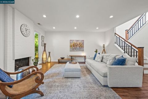 Photo of 1924 Aspenridge Ct Ct, Walnut Creek, CA 94597 (MLS # 41131090)