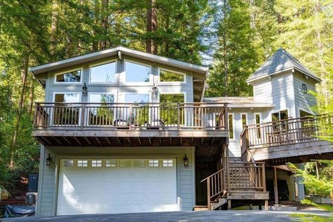 Photo of 23535 Treeview Trail, Los Gatos, CA 95033 (MLS # ML82040416)