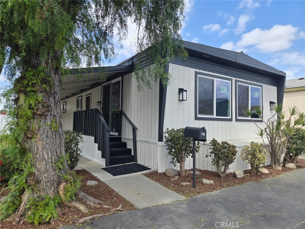 9080 Bloomfield Avenue 79