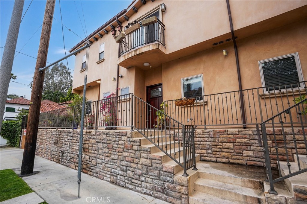14702 Magnolia Boulevard 104