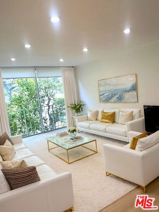 Properties 4 11645 Montana Avenue 238