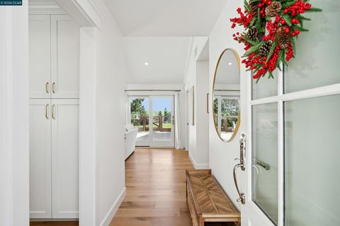 Photo of 31 Ascot Place, Moraga, CA 94556 (MLS # 41127233)