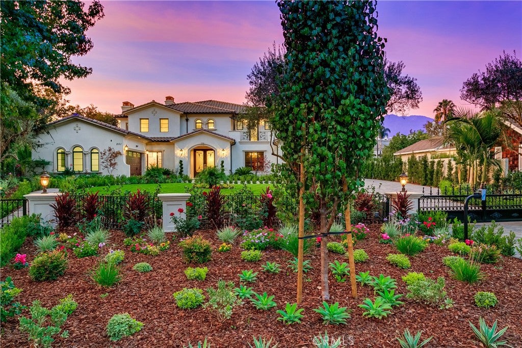 251 Longley Way