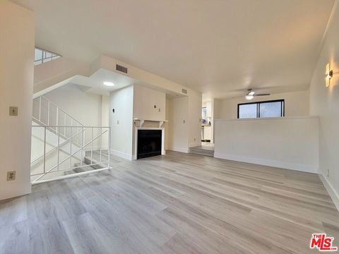Photo of 31 Eastern Avenue #4, Pasadena, CA 91107 (MLS # 26655833)