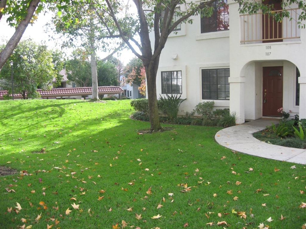 Move-in ready Peaceful location on large greenbelt and away from other units. Gives feeling of your own yard and HOA maintains. Lovely upgraded Kitchen and Baths with Espresso cabinetry,Dual sinks & Closets MBath; Kitchen and guest Bath with granite. Large Master Bedroom; neutral carpet; Own Laundry; Kitchen has new 'Wood/tile' floor. Near one of several Community Pools/Spas.Recently updated Community Bldg just at end of Cul-de-sac. VA Offers welcome. Sub-metered Water to each 'home'. POWAY SCHOOLS Neighborhoods: Rancho Penasquitos Complex Features: ,,,, Equipment: Dryer, Range/Oven, Washer Other Fees: 0 Sewer: Sewer Connected Topography: LL