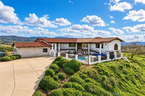 Photo of 38225 Camino Sierra RD, Temecula, CA 92592 (MLS # OC26202631)