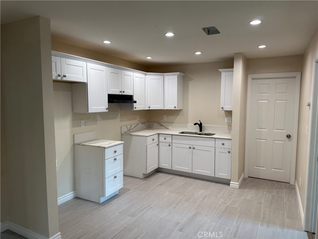 1189 W 19th Street