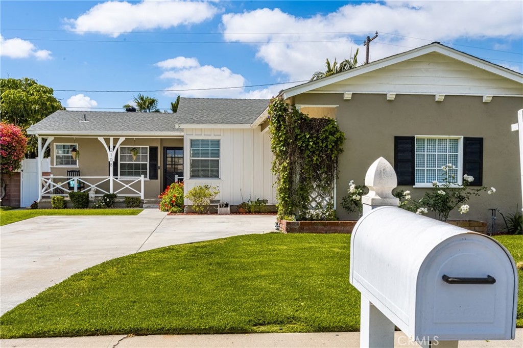 2108 E Viking Avenue
