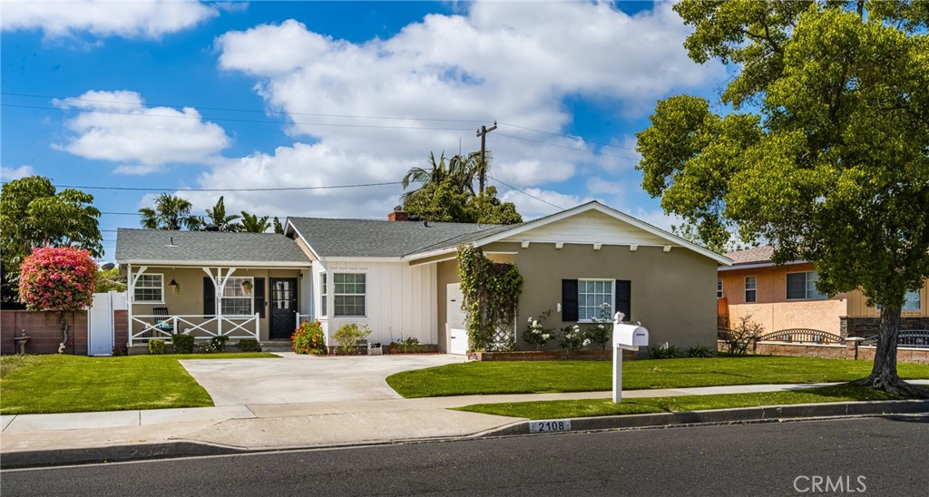 2108 E Viking Avenue