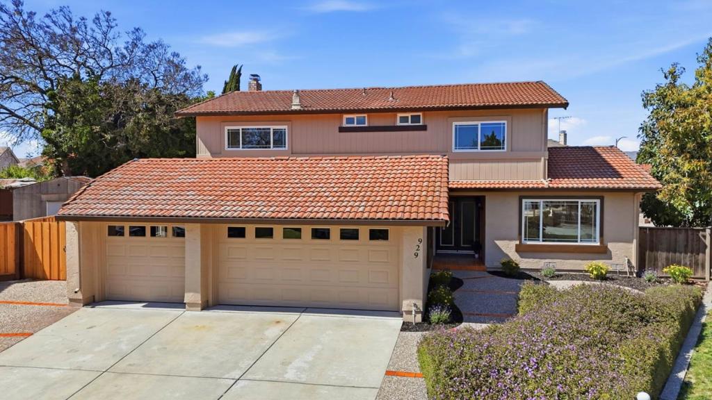 929 Cape Morris Place