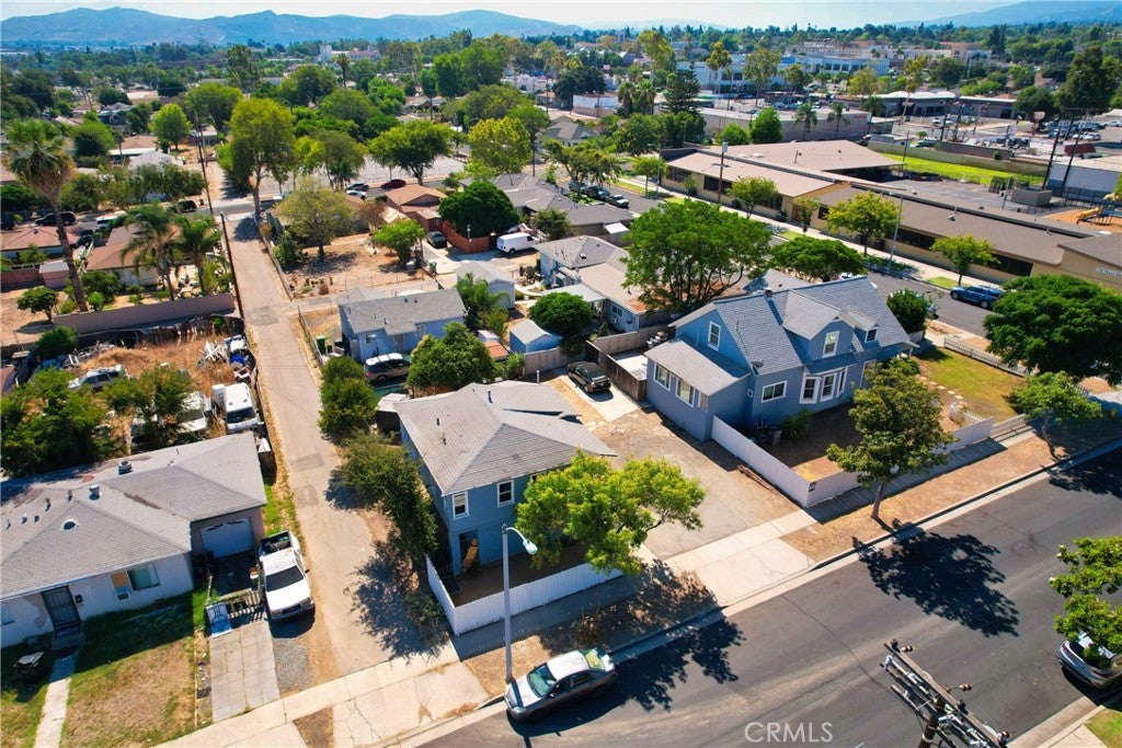 523 W 5th Street
