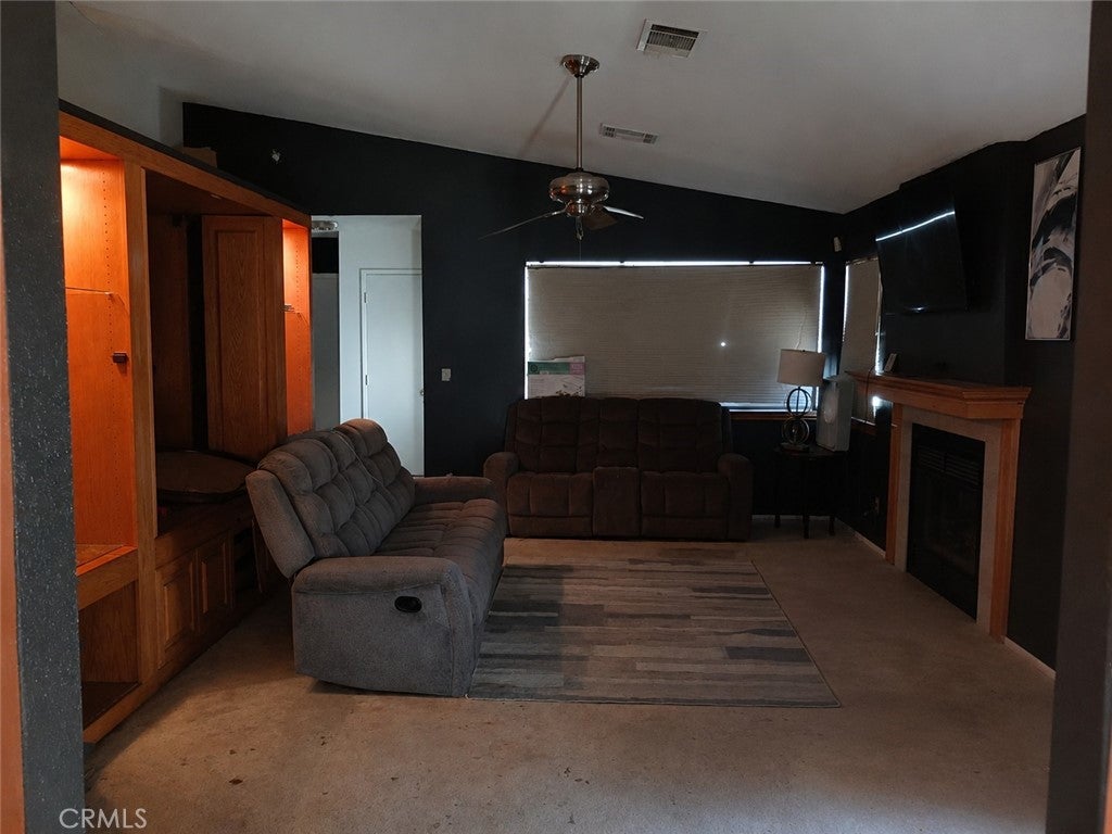 21641 Shaw