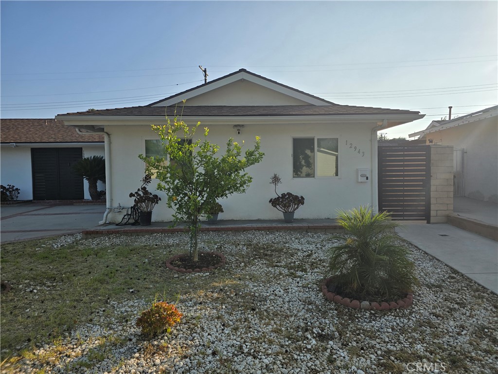 Beautifully remodeled 1 bed, 1 bath unit located in a quiet and friendly neighborhood, just a short walk to Harding Elementary School. This bright and private home features its own entrance, washer and dryer hookups, and a ductless central cooling system for year-round comfort. All utilities are included in the rent, offering hassle-free living. Enjoy convenient access to Hwy 210 and street parking on a calm, non-busy street. A perfect blend of comfort and location—don't miss this opportunity!