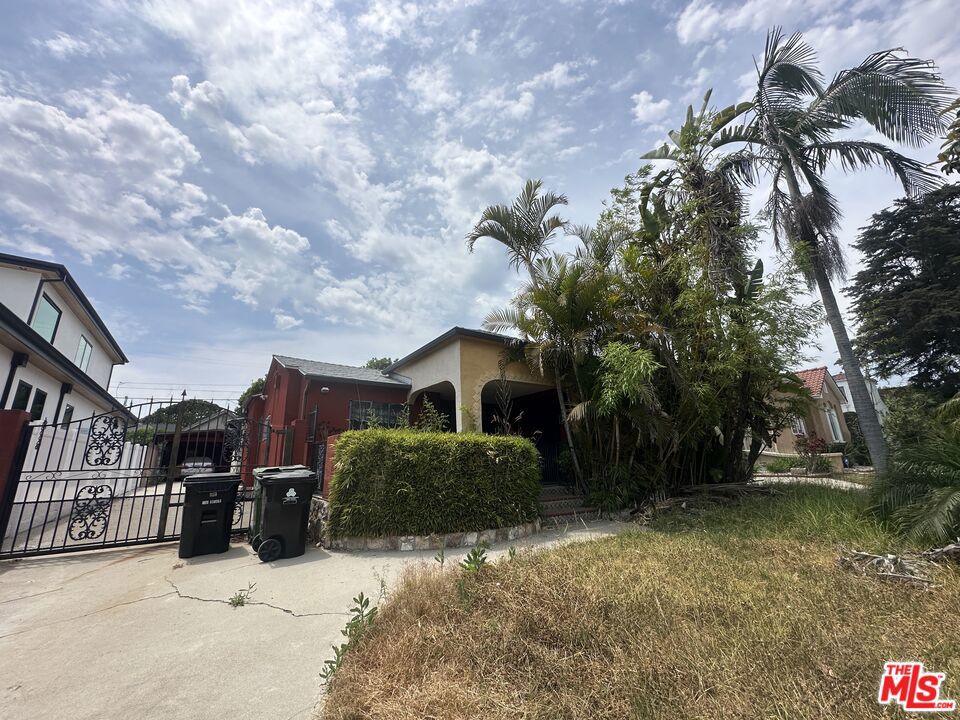561 N Plymouth Boulevard