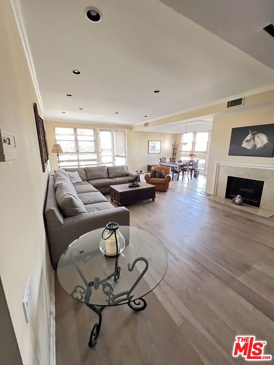 Fully furnished and move-in ready condo in the heart of Sawtelle, offering flexible lease options from short- to long-term. This stylish unit features modern decor, abundant natural light, high-speed internet, and included utilities (Gas, water, trash, Wi-Fi). Enjoy building amenities including a pool and two secured parking spaces. Pet-friendly and ideally suited for easy, comfortable Westside living.