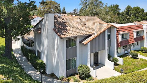 Photo of 224 Green Lea Place, Thousand Oaks, CA 91361 (MLS # 225003572)