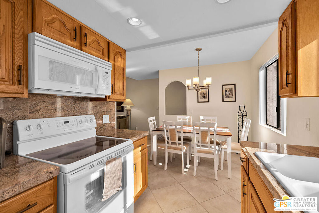 Ramon Estados - Residential