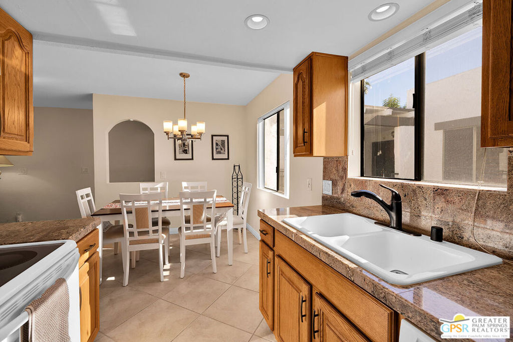 Ramon Estados - Residential