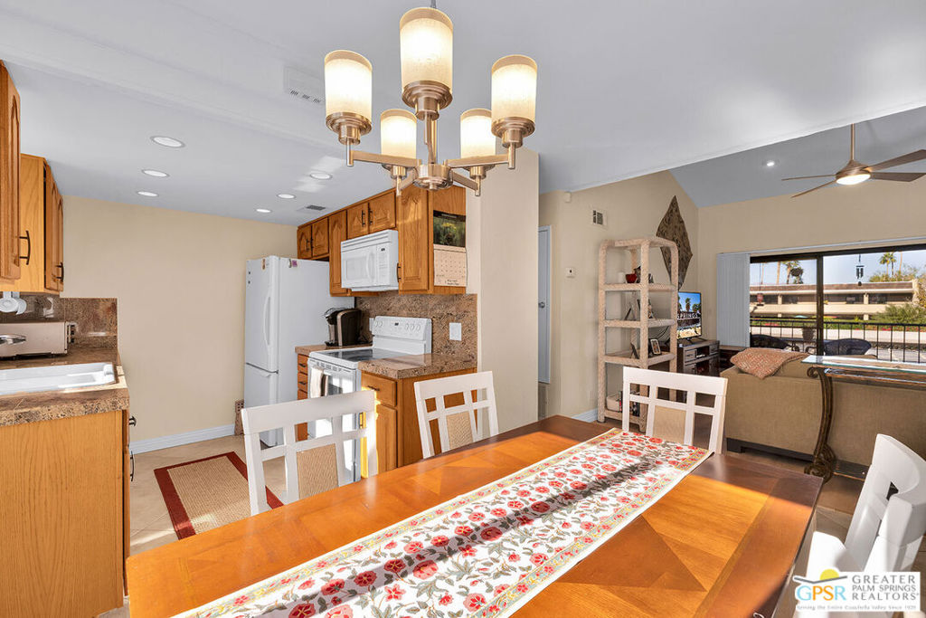 Ramon Estados - Residential