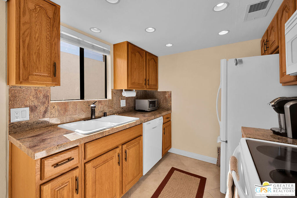 Ramon Estados - Residential