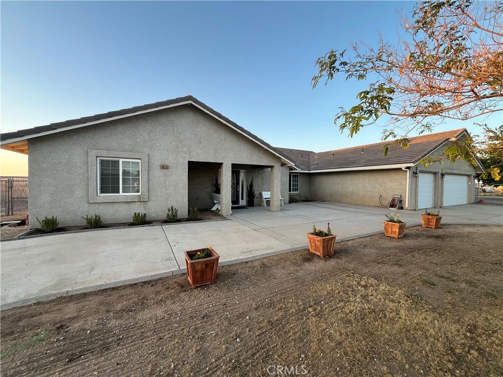 Photo of 8828 Vincent Court, Hesperia, CA 92344 (MLS # CV26083966)