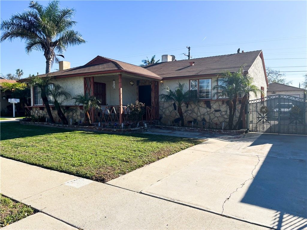 Photo of 1658 W 109th Place, Los Angeles, CA 90047 (MLS # CV26006984)