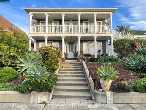 Photo of 216 Kentucky St St, Vallejo, CA 94590 (MLS # 41120302)