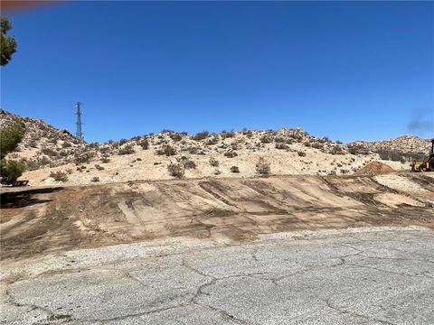 Photo of 162 High Chaparral, Lake Los Angeles, CA 93591 (MLS # SR25145163) Photo of 162 High Chaparral, Lake Los Angeles, CA 93591 (MLS # SR25145163)