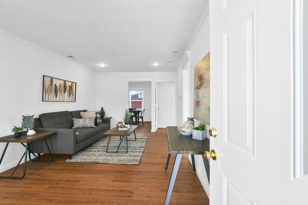 425 W 8th Street