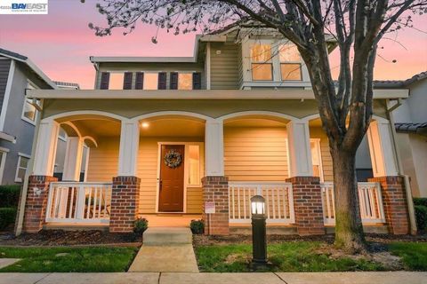 Photo of 369 W Tuscan Ln Ln, Mountain House, CA 95391 (MLS # 41127583)