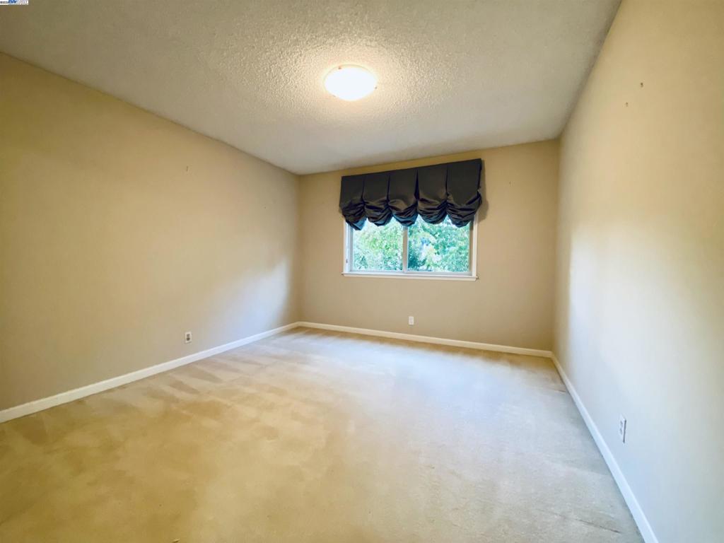 TWIN CREEK - Residential