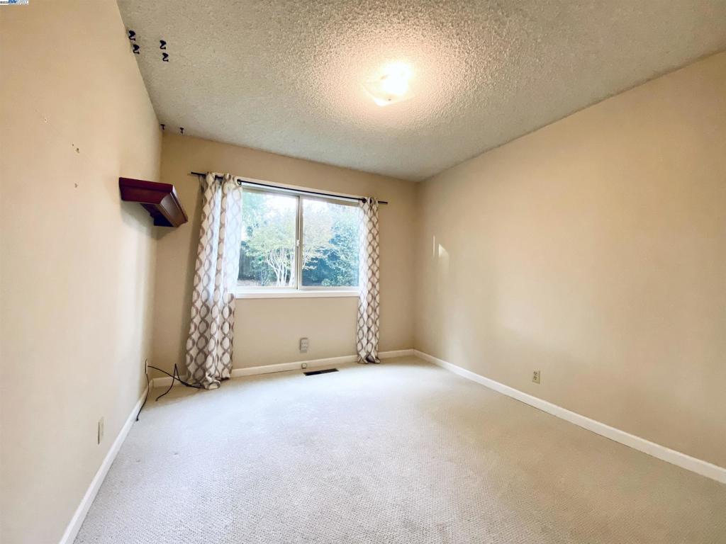 TWIN CREEK - Residential