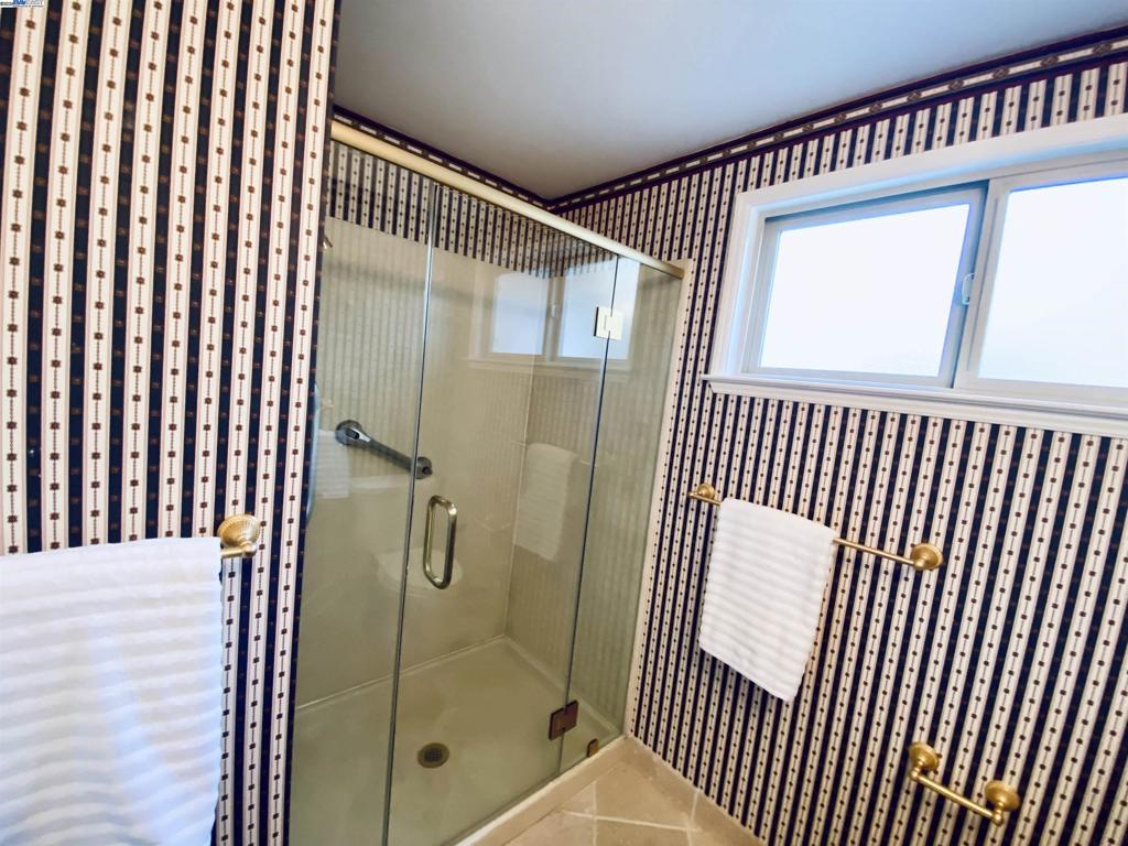 TWIN CREEK - Residential