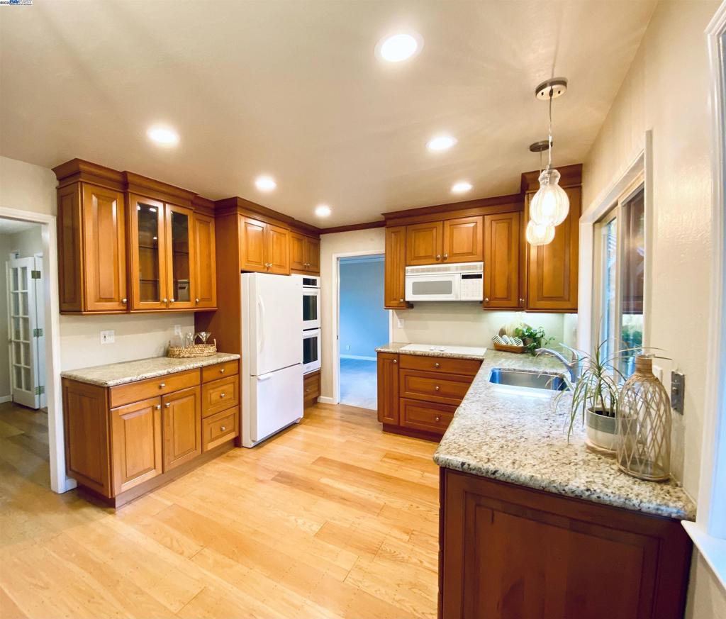 TWIN CREEK - Residential