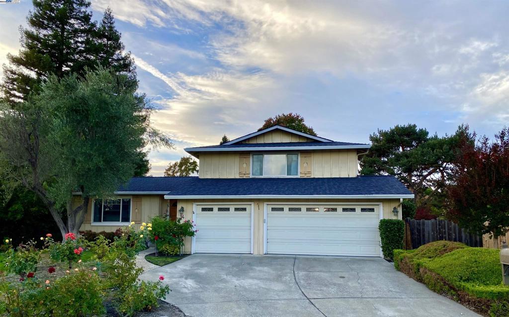 TWIN CREEK - Residential