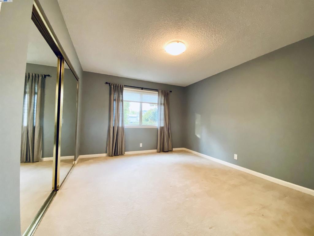 TWIN CREEK - Residential