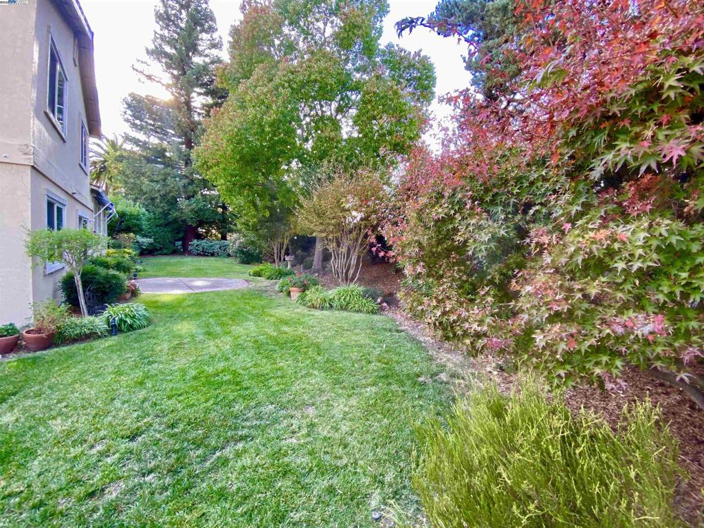 TWIN CREEK - Residential