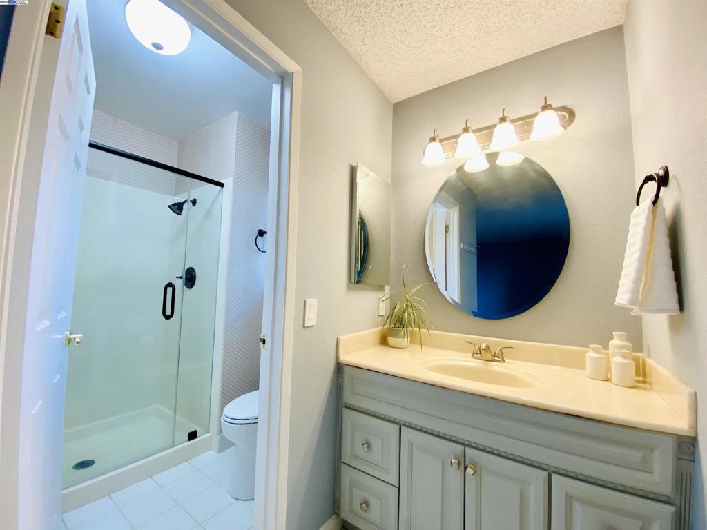 TWIN CREEK - Residential