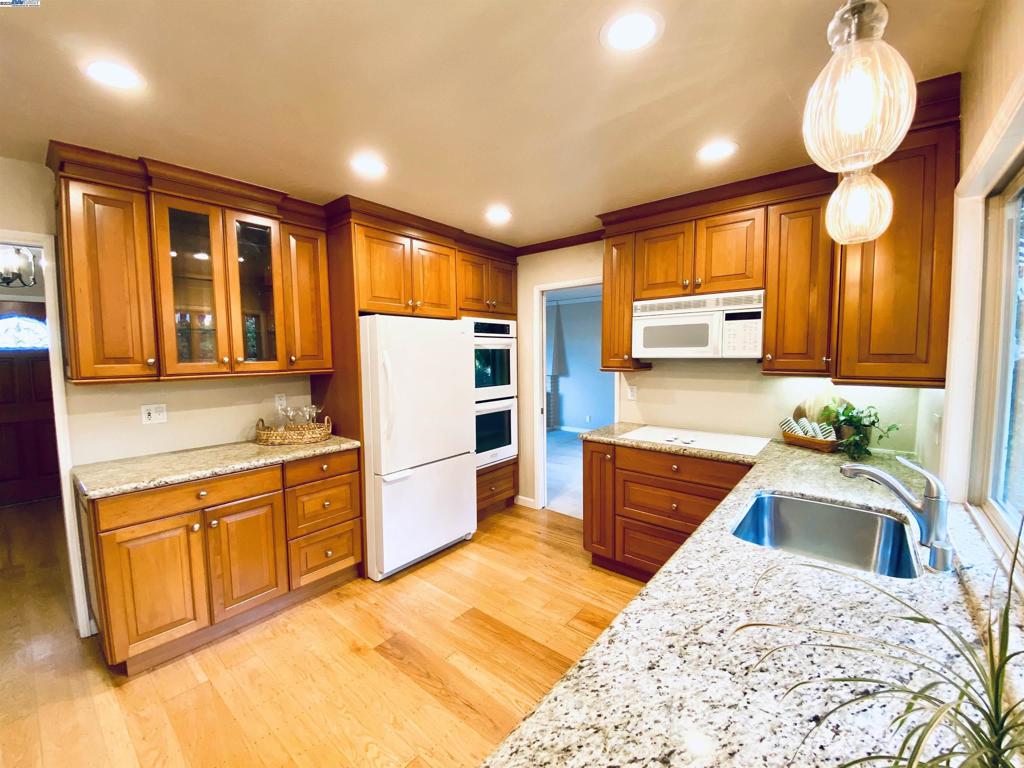 TWIN CREEK - Residential