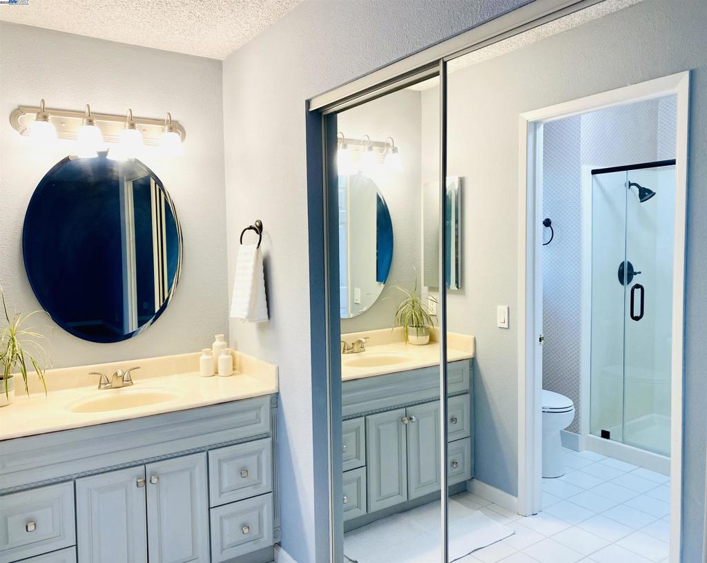 TWIN CREEK - Residential