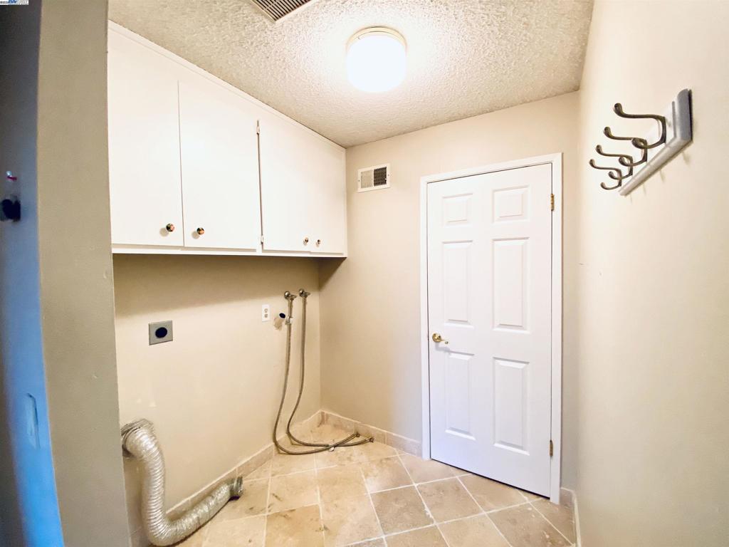 TWIN CREEK - Residential